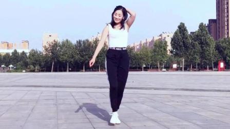 三种鬼步舞总有一个你喜欢的《小黑七加24步加九连步》小青鬼步舞
