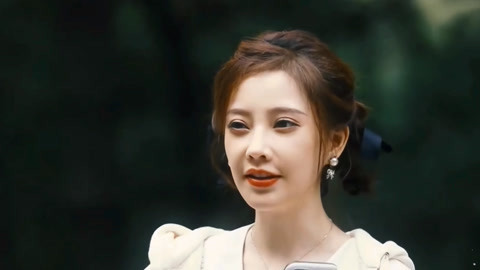 我的桃花源 冯提莫森林乡居唱歌 冯提莫化身采蘑菇的小姑娘