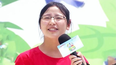 四川妹子险落水 登上高台为女生队再添一分
