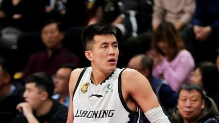 CBA 18/19赛季 辽宁VS浙江第三节：郭艾伦化身科比翻身跳投戏耍对手防线