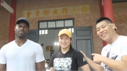 UFC终极格斗冠军赛 UFC深圳：张伟丽和李景亮一行造访李小龙故里
