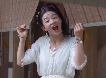 杨幂官方粉丝团 猪猪女孩不只是精致！