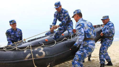 星兵挑战武装泅渡深海