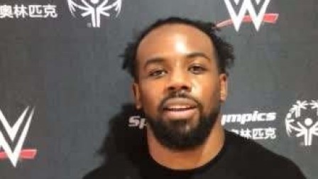 WWE在中国 WWE伍兹和凯萨罗和特奥选手们 比拼软式曲棍球