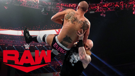 WWE RAW 2019 【RAW 12/23】小伙用糖果讨好笼中神秘动物