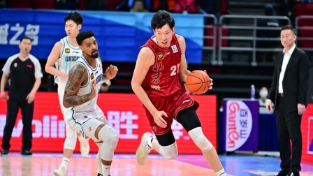 2024-2025赛季CBA战况 CBA-周琦23+20 曾凡博19+6+4帽 北京力克青岛