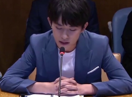 综艺吃瓜社 易烊千玺参加联合国青年论坛