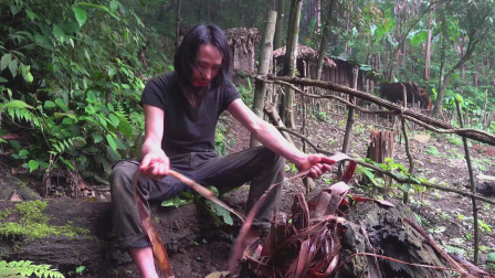 原始丛林人苏门答腊 第二季 如何在野外制作编织袋？用料和方法简单，就是费时间