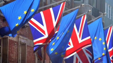 这颗雷终于爆了！欧洲爆发“大内战”，英国遭到欧盟27国集体讨伐