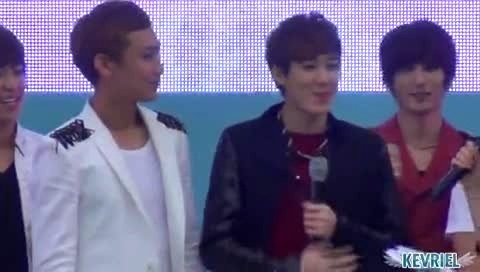 IU kiss&cry Talk Talk 青少年周刊纪念公演 主Kevin & AJ 饭拍版 12/05/16-U-Kiss (UKiss)