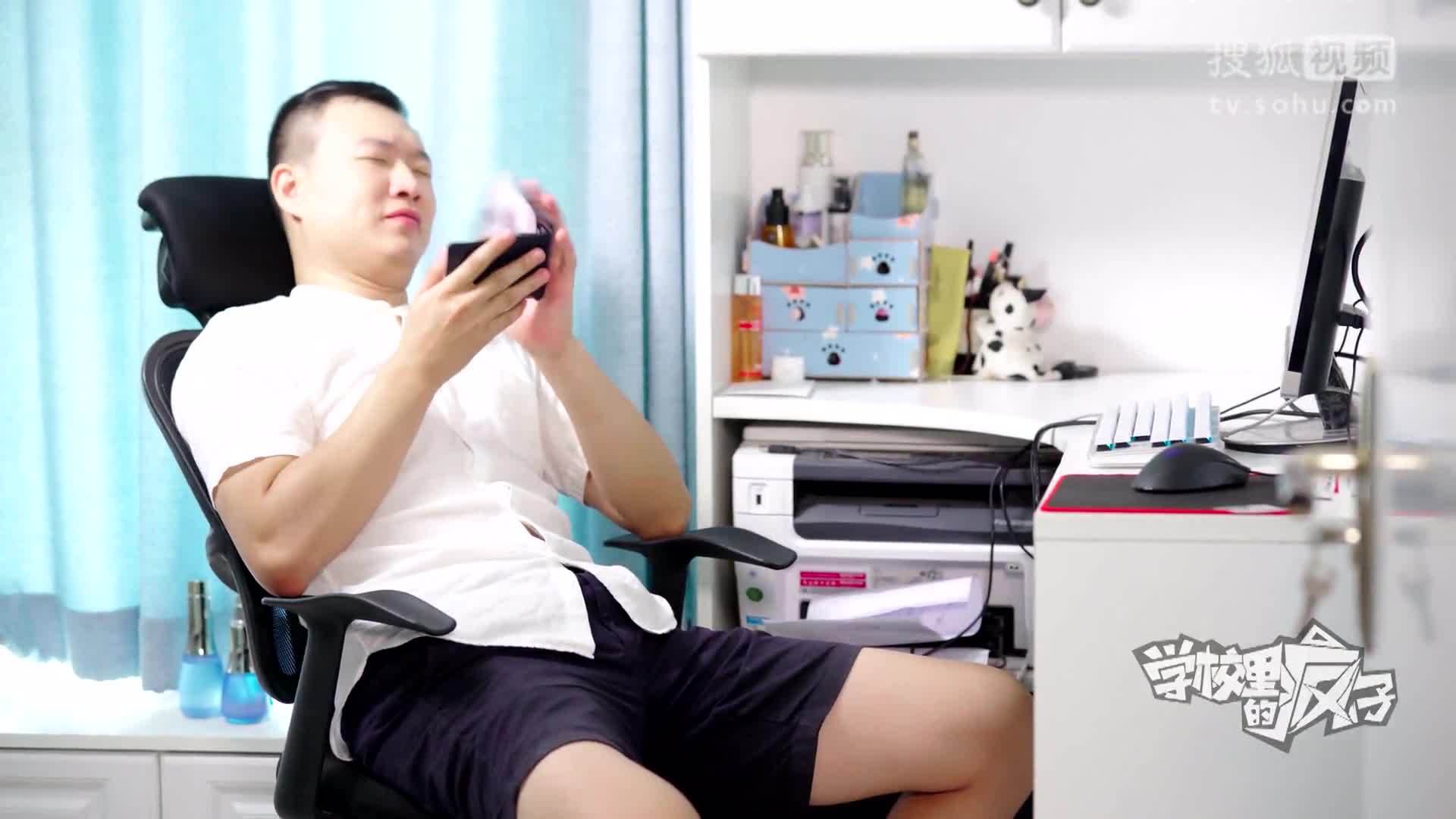 学校里的疯子 学校里的疯子 全程蒙圈，这是我被分最惨一次