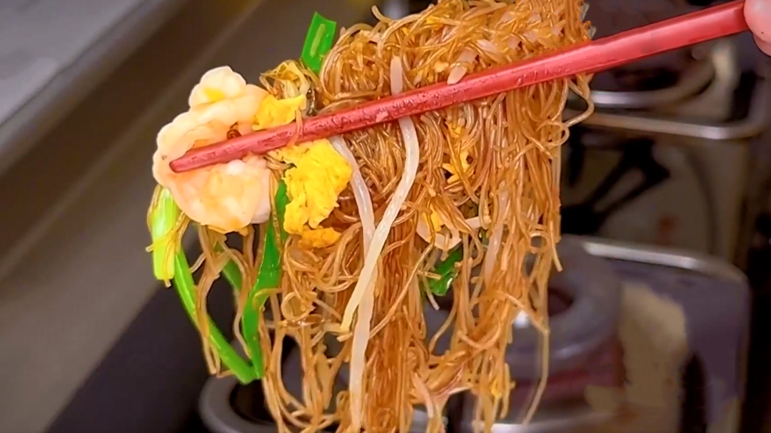 人气美食 秋季餐桌美味 大排档炒米粉