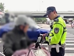 捡拾废品越界 法盲邻居被拘