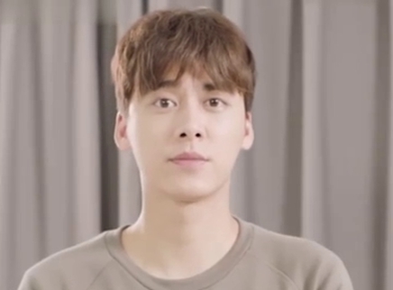 峰记本-李易峰资源博 李易峰的快问快答来了！