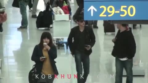 2PM Nichkhun 韩国仁川机场赴泰国 饭拍版 12/04/27-2PM