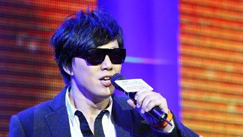 鲁豫有约 萧煌奇因失明患自闭症
