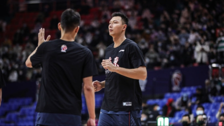 CBA热辣资讯 全场6投0中只得3分！易建联状态不佳有心无力