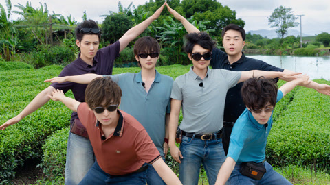 孟鹤堂杜海涛赶海受挫 山海小队海魂衫糙汉风出海