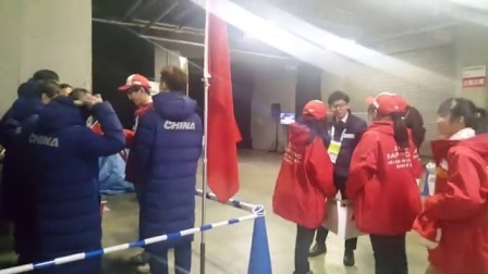 中国代表团候场 井然有序自拍不能停