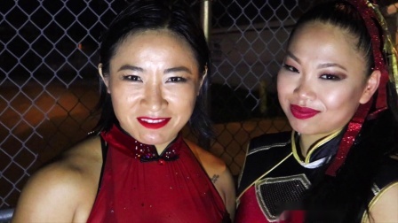 WWE在中国 中国李霞和华裔选手凯伦Q组成“热辣组合”