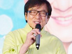 娱乐急先锋 成龙回应和宋祖英贴面