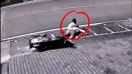 人间真情 父亲喝酒接孩子导致车祸，女儿顾不得自己疼痛，救救我爸爸！