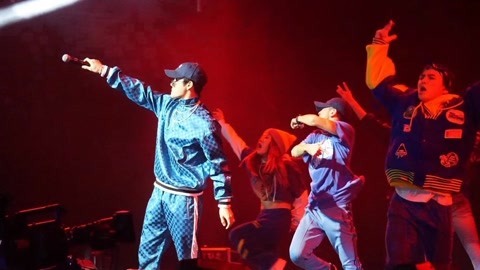 王嘉尔 练习的身影cool