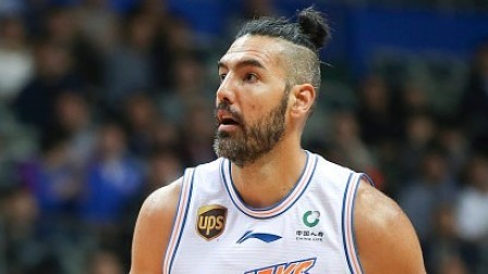 CBA 18/19赛季 上海VS北京第一节：斯科拉率队先声夺人，朱灜命中压哨空接
