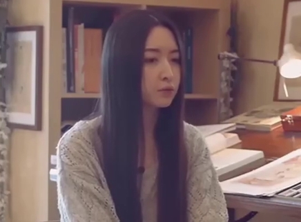 二更视频 美女插画师 画美人更美！