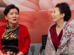 选择2019 新疆嘉宾现场跳交谊舞 儒雅男士靠捡瓶子赚钱