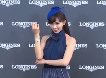 娱乐急先锋 林志玲惊喜现身武汉街头