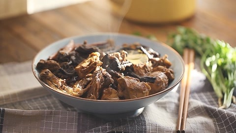 味蕾时光 小鸡炖蘑菇