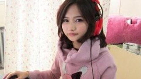 唱罢吹灯 别闹！逗逼美女网络直播《疯狂的直播》