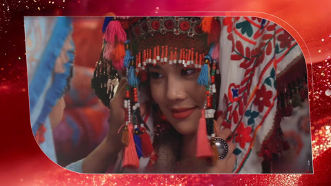 柯尔克孜族模特出场造型一眼万年 宋代仕女舞台美出画