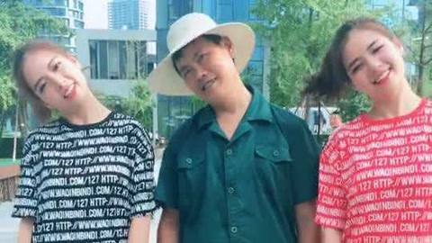 李一檬EMOO 双胞胎与路人魔性摇头舞