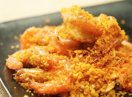 微体兔美食 2017 金沙炒虾 好烫！壳都要酥掉了