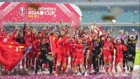 体育24小时速递 中国女足包机回国，今晚7点半落地上海浦东！