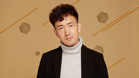 一刻talks 他把自闭症儿童的画做成 T 恤，穿在了黄渤身上