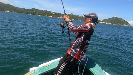 钓鱼又碰上大货了