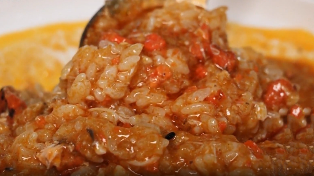 人气美食 大连路蟹粉捞饭 最佳搭档白斩鸡