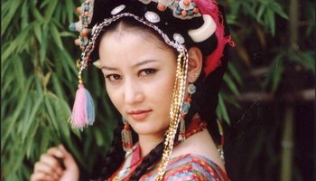 扎西卓玛,中国女歌手,四川甘孜州丹巴县人.