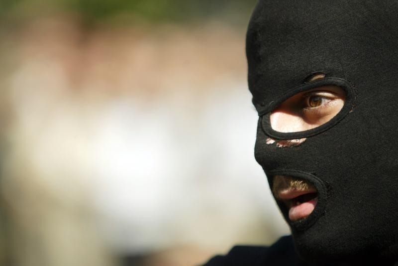 实拍伊朗公开执行绞刑现场多妇女儿童