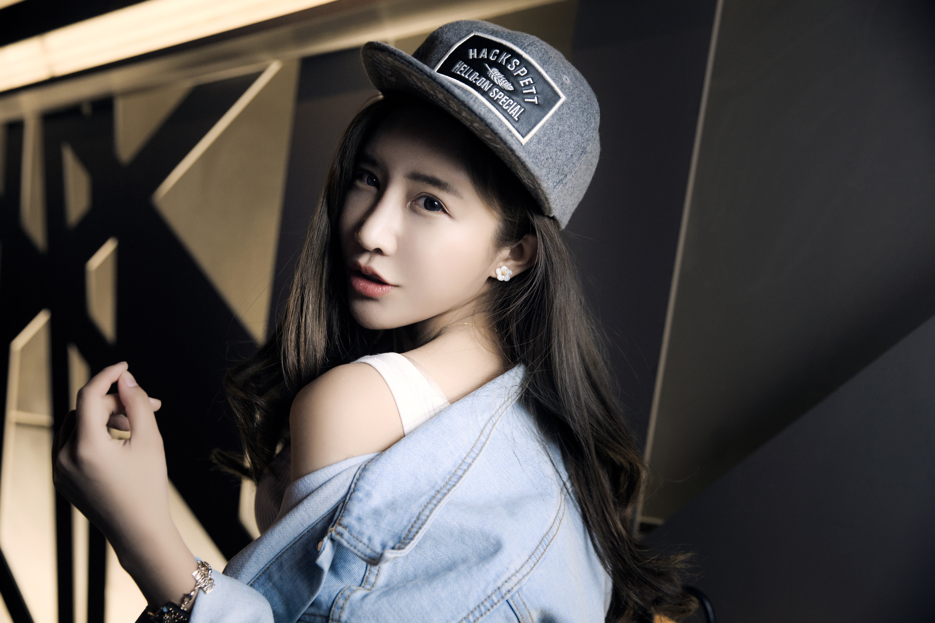 欧洲杯美女主播闫闫