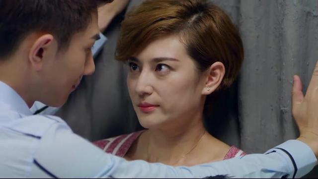 总裁误宠替身甜妻:正妻诱惑总裁,却被打脸,替身甜妻表白总裁