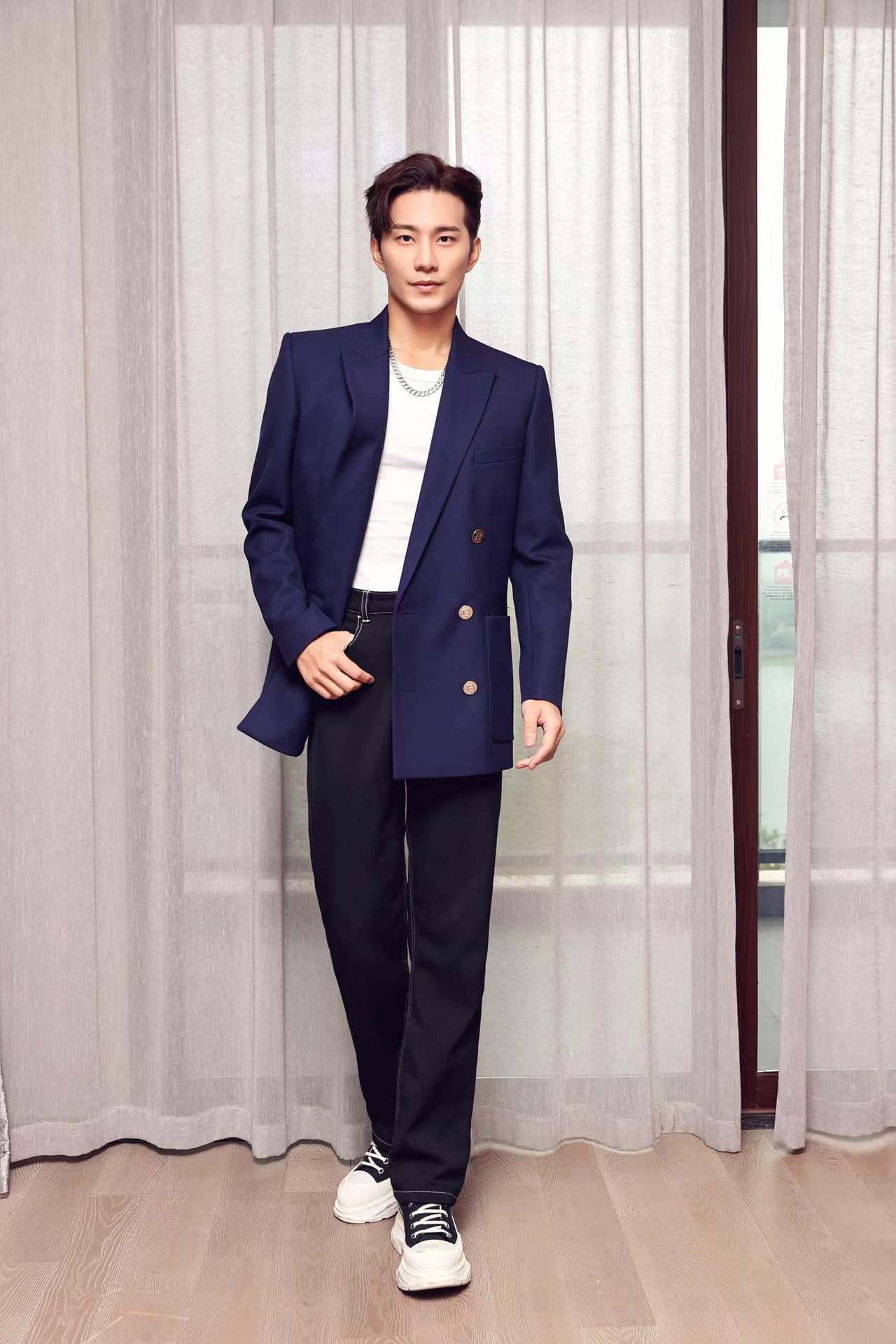 追光吧初舞台霸道总裁徐志贤被赞黑马