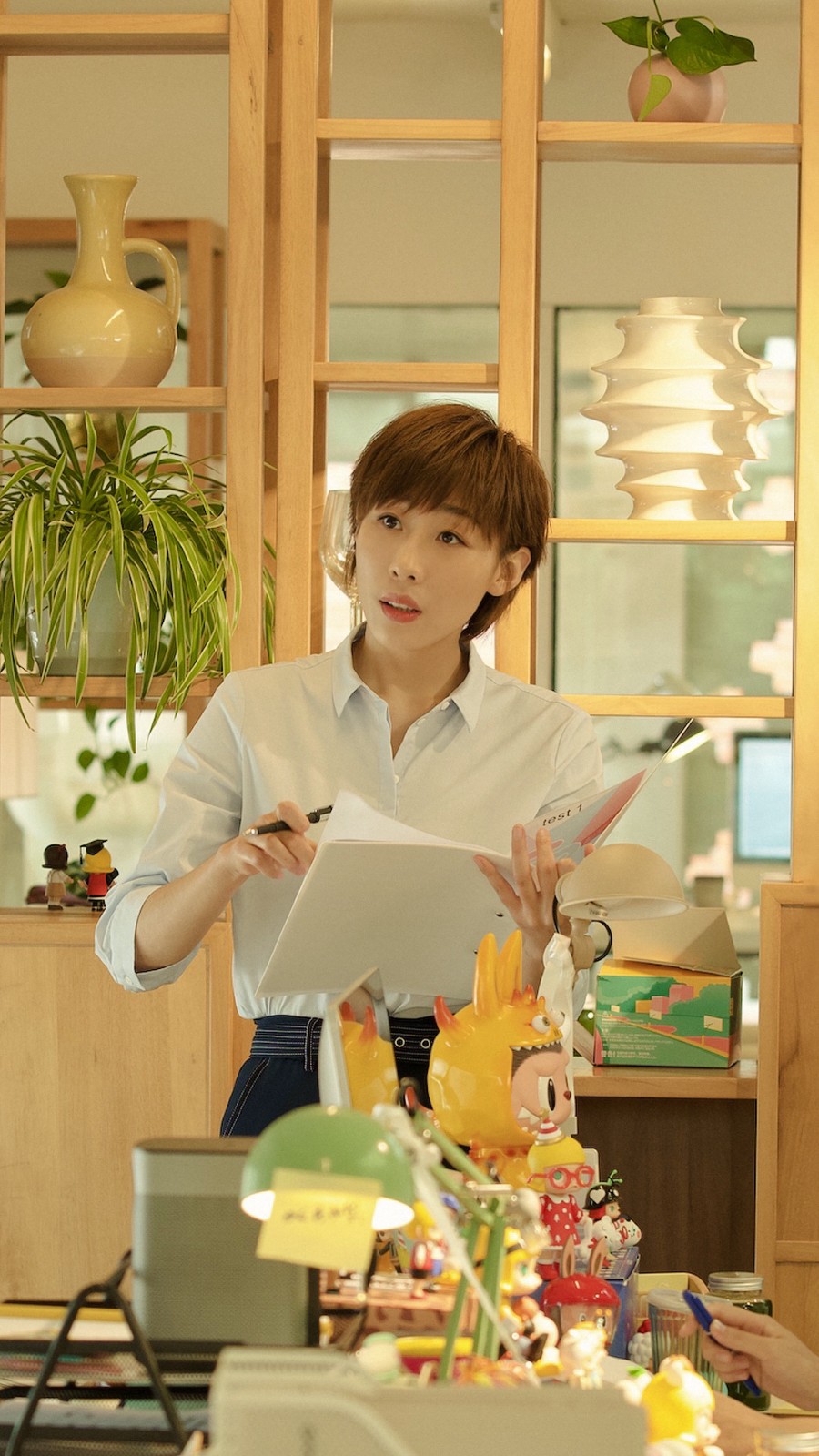 电影有一点动心发布任素汐特辑片场雷厉风行霸气十足