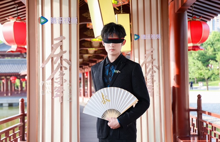 佟梦实《庆余年2》热播 极致演绎反差五竹叔 - 360娱乐,你开心就好