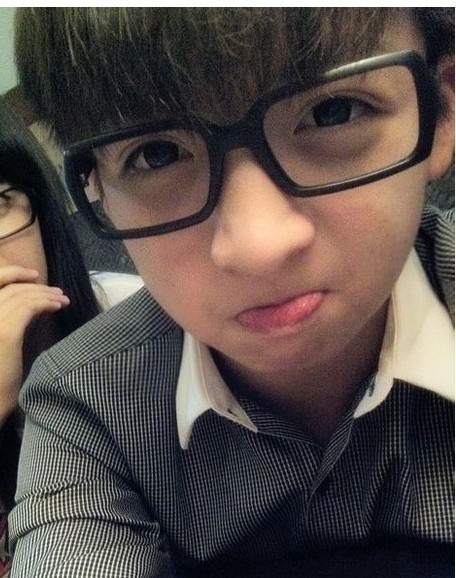 这是谁哇,听朋友说是安泽熙,可是网上的根本不是诶