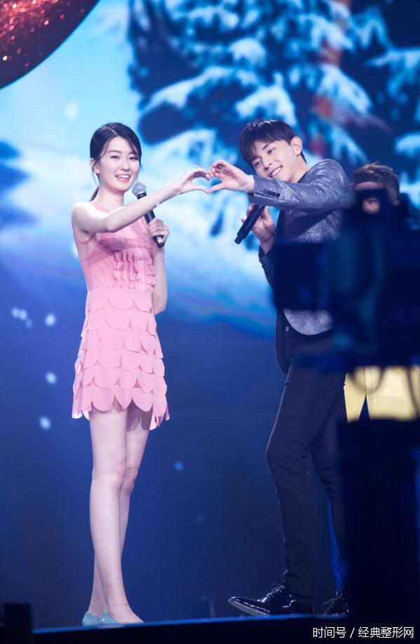 新闻中心 娱乐星闻 看电视剧粉丝鱼鳞小短裙恬静美好,而乔欣的腿到底