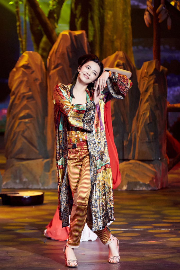 姚晨跨界歌王圆武侠梦 "印度版东方不败"夺首期歌王